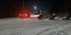 В Бресте водитель катал детей на санках, привязав их к автомобилю. Как его наказали?