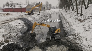 В Брестской крепости продолжаются работы по очистке обводного канала