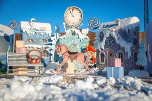 Сказочная площадь, робот с сырками и уличный театр. В Бресте появился зимний городок