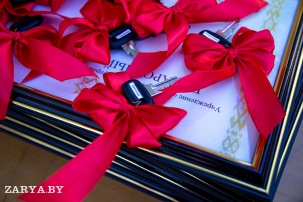 Ценные подарки и чествование лучших: как встретили свой профессиональный день спасатели Брестчины