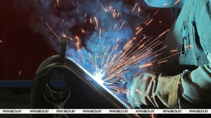 Лукашенко обратил внимание правительства на спад в промышленности