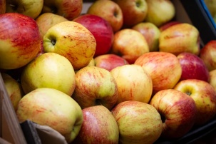 Почему белорусские яблоки покупают реже импортных – в МАРТ объяснили