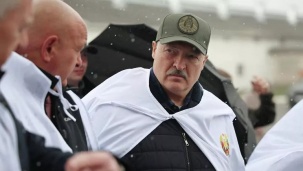 Лукашенко потребовал "человеческого отношения к скотине"