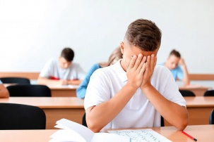 Начал хамить: супруги в Беларуси отказались от 16-летнего сына