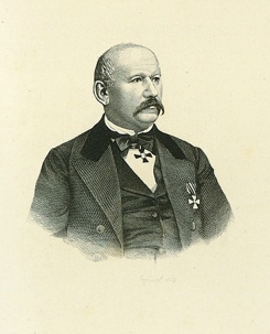 На могиле Алексея Петровича Стороженко