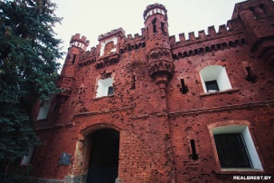 Спектакль "Пойти и не вернуться" покажут 21 июня в декорациях Брестской крепости