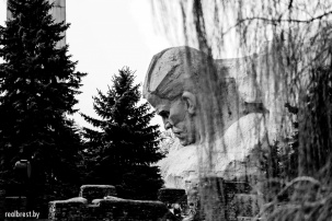 Главный монумент Брестской крепости несет черты Владимира Маяковского