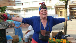 Известная брестская художница Наталья Черноголова и ее «Мысли вслух» на улице Советская