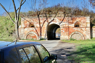 Посмотрели, как живут семьи, чьи дома находятся на территории Брестской крепости