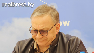 Среди первых пассажиров авиарейса Москва – Брест был генеральный директор студии «Военфильм», народный артист Российской Федерации Игорь Угольников