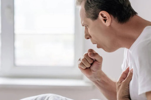 СМИ: неизвестный вирус, вызывающий кашель с кровью, появился в России