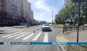 Водитель такси в Бресте сбил 8-летнего мальчика на переходе и скрылся с места происшествия