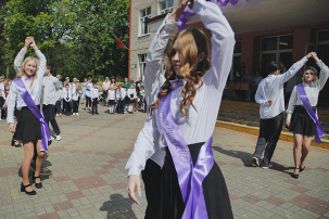 Без песен Меладзе и в форме: как пройдут выпускные в школах и детсадах