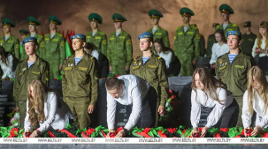 Белорусы и иностранцы проехали сотни километров, чтобы быть ночью 22 июня в Брестской крепости