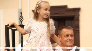 "Вальс цветов" и "Беловежская пуща". В Бресте с фееричного дефиле начался Парад оркестров