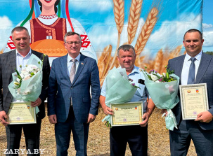 Впервые в истории сельского хозяйства Ивановского района достигнут рекорд: намолочено 100 тысяч тонн зерна