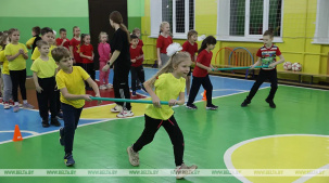 Не рекомендовано, а обязательно. Почему в расписании школьников появится третий урок физкультуры