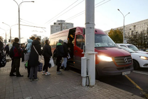 В Беларуси хотят сократить количество маршруток – водителей уже не хватает. Какой выход?