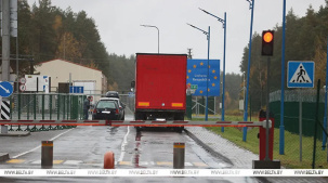 ГТК: литовские фуры смогут покинуть стоянки после открытия Литвой границы