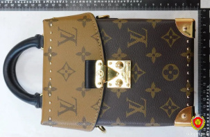 Из Парижа с подделкой: брестчанка узнала о стоимости «люксовой» сумки после ее кражи
