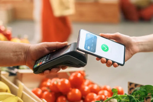 В Беларуси думают об отказе от налички и пластика. Когда это возможно реализовать?