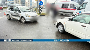 Маневр левого поворота на Варшавке привёл к ДТП в Бресте. Пострадали дети