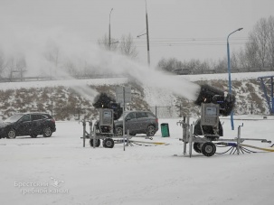 На Гребном канале включили снежные пушки и запущен ратрак