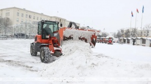 В Бресте при ухудшении погодных условий увеличат число спецтехники для уборки улиц