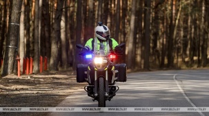 "Зеленая волна", участки контроля скорости, мотопатрулирование. В ГАИ Брестской области рассказали о новшествах