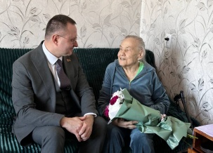 В Бресте с 8 Марта поздравили ветерана Великой Отечественной войны Таисию Козырь-Павловскую