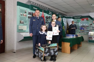 В Брестской таможне чествовали сотрудниц накануне Дня женщин