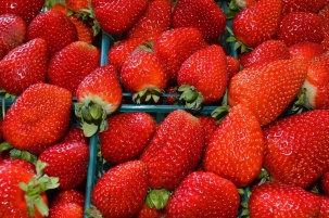 В продаже заметили белорусскую клубнику – цены кусаются