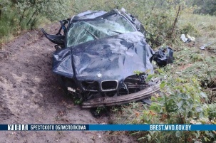 В Кобринском районе в ДТП погибла несовершеннолетняя, три человека травмированы
