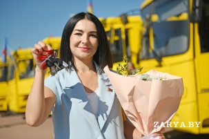 Новые школьные автобусы и автомобили-рефрижераторы поступили на службу учреждений образования Брестской области