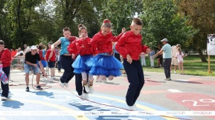 В Бресте проходит праздник "Здравствуй, школа!" для детей и их родителей