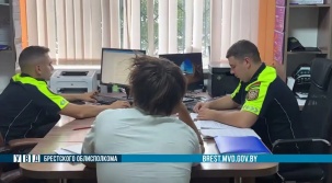 Ночной гонщик-экстремал на кроссовом мотоцикле попался в Бресте. Им оказался 15-летний бесправник