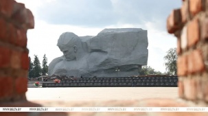 К 55-летию со дня открытия мемориального комплекса "Брестская крепость-герой"