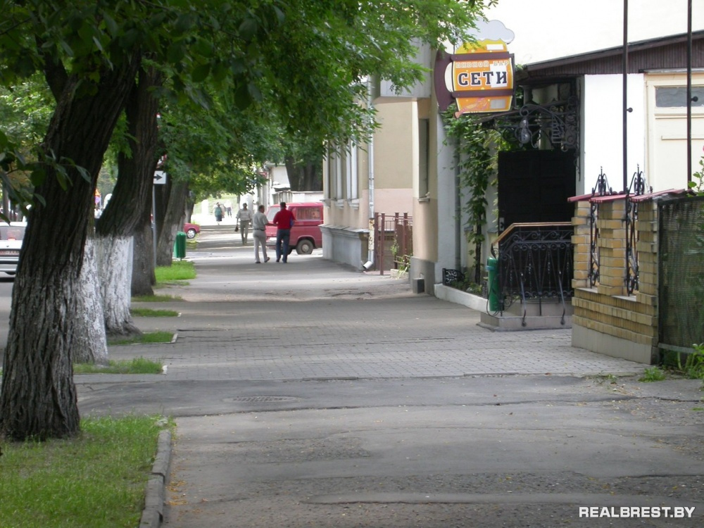 Посёлок белоруссия. Центральная улица бреста. Брестская 6. Сикорского 82 дом. Брест с высоты птичьего полета.