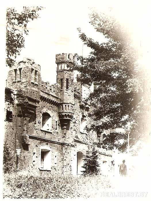 Брестская крепость черно белое