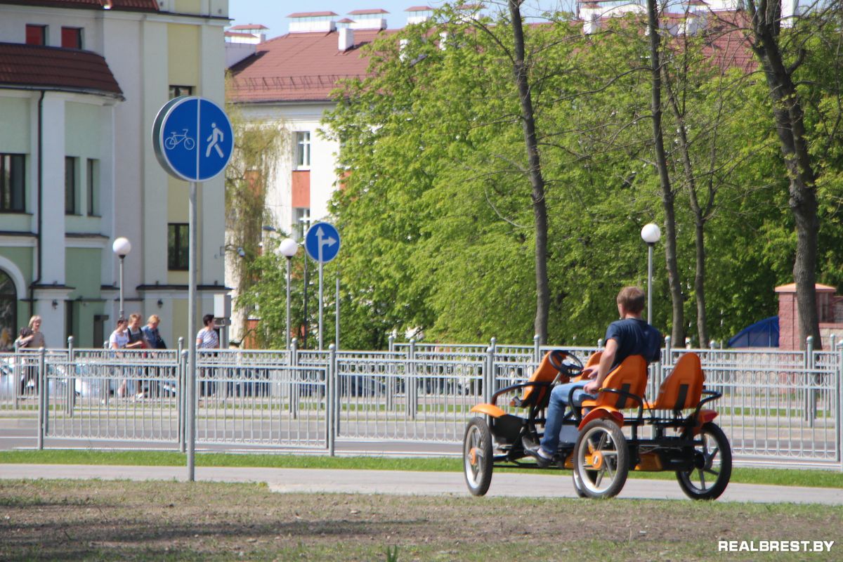 Шок от велосипедных дорожек на Машерова