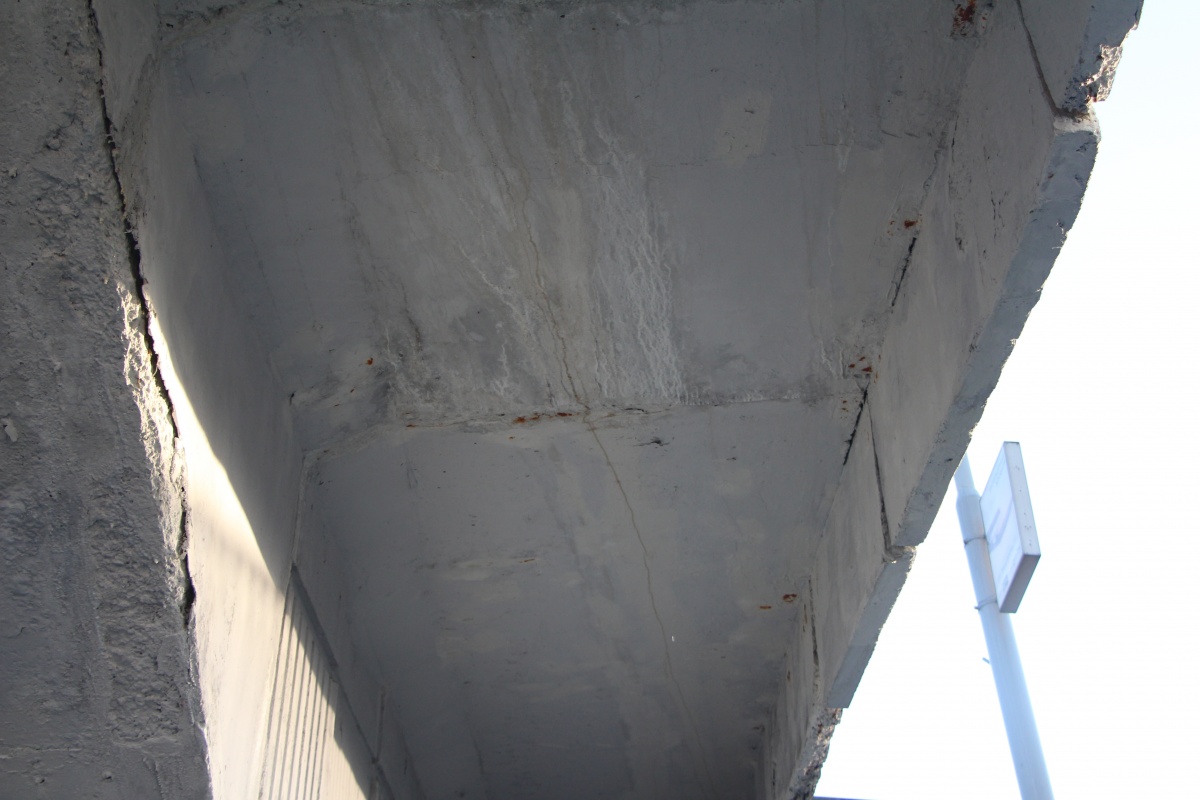 Ржавые сталактиты железнодорожного вокзала