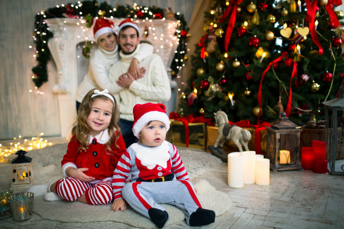 Чужие новогодние ёлки и камины