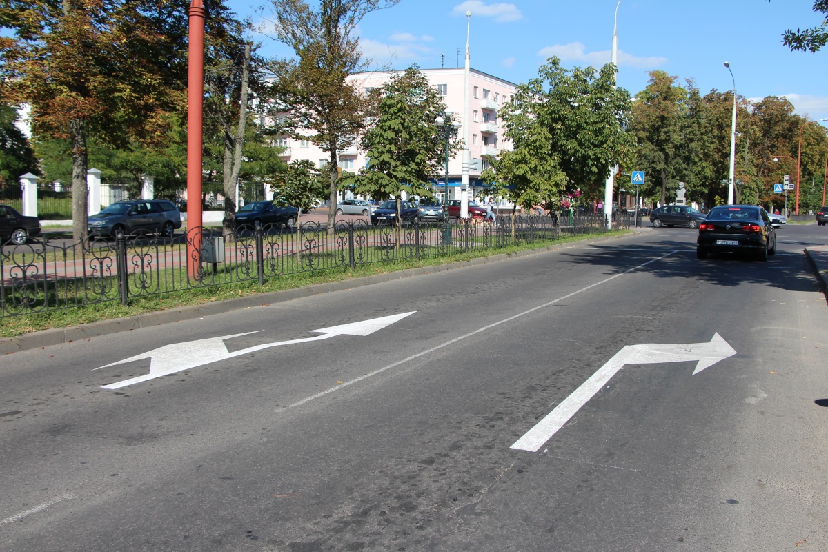 Новая разметка и знаки на Гоголя пока не решают проблему заторов