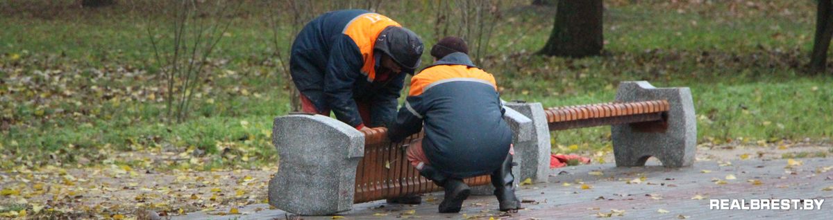 Рубят Набережную мужики, фонари летят