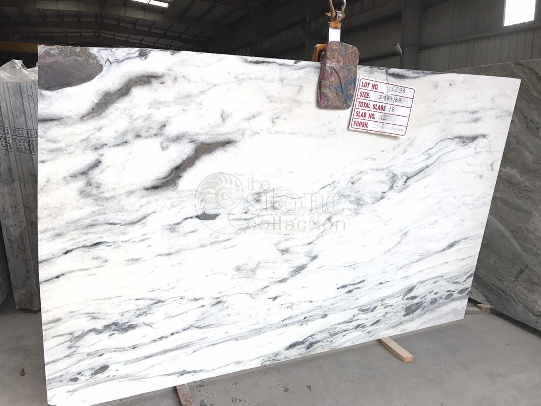 Слэб белого мрамора с серыми прожилками в Москве