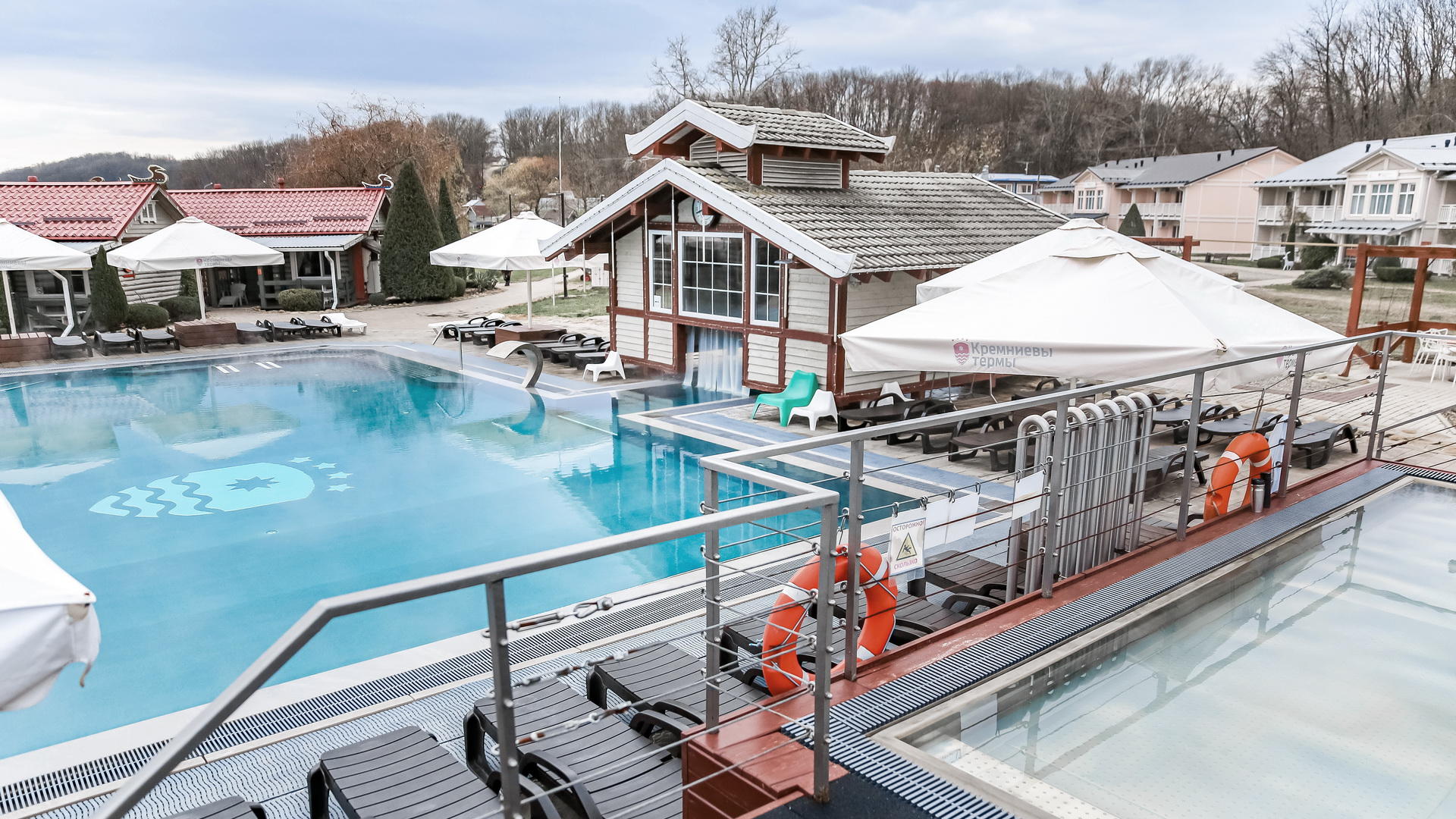 Зимние термальные источники: преимущества купания в холод