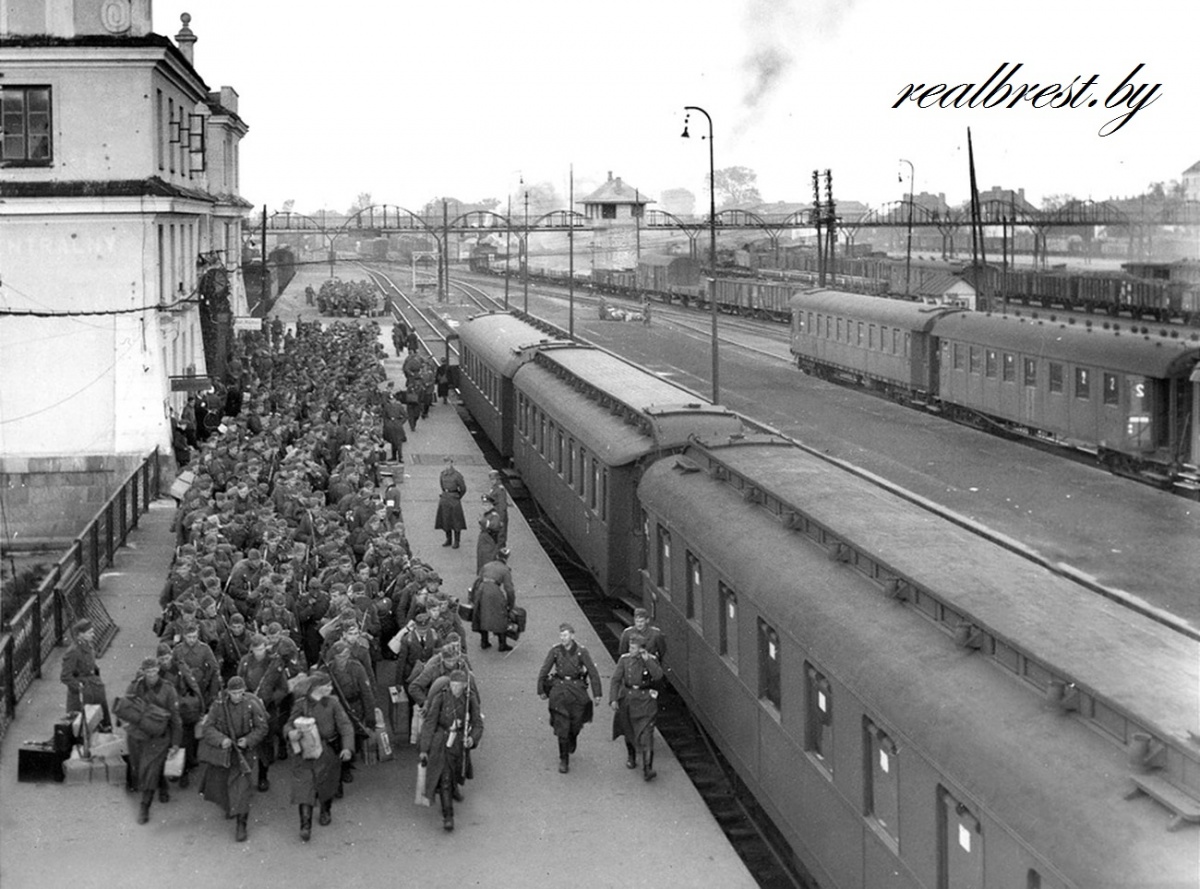 Харьков 41 года. Брест Железнодорожный вокзал 1941. Брестский вокзал 1940. Белорусский вокзал в годы войны 1941. Вокзал города Бреста в 1941.